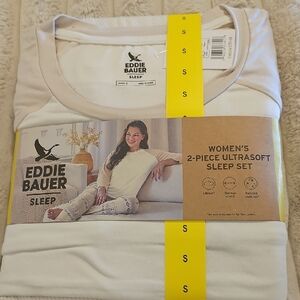 Eddie Bauer Women's White and Cream Ultrasoft Pajama Set